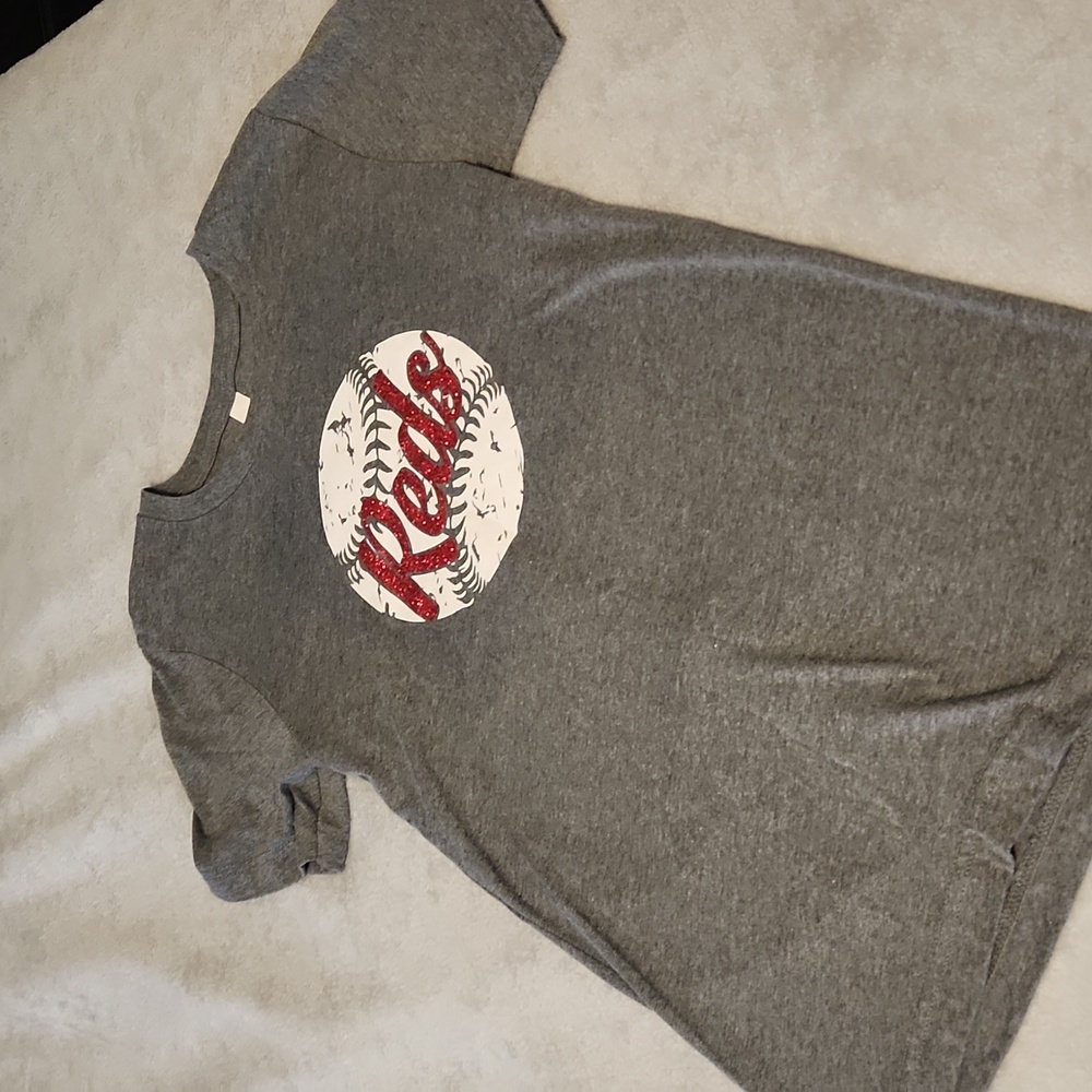 Women's Cincinnati Reds tshirt, XS